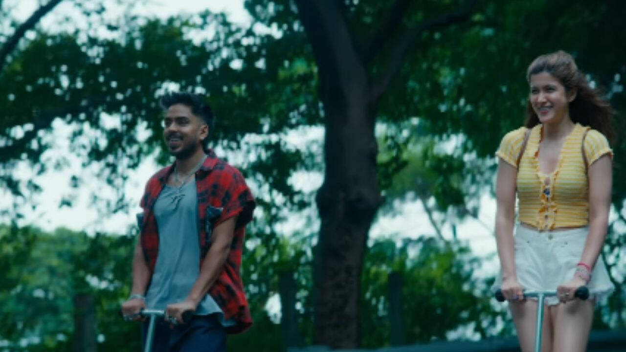 शनाया कपूर की नई फिल्म 'तू या मैं' का टीजर रिलीज, रोमांचक कहानी का वादा