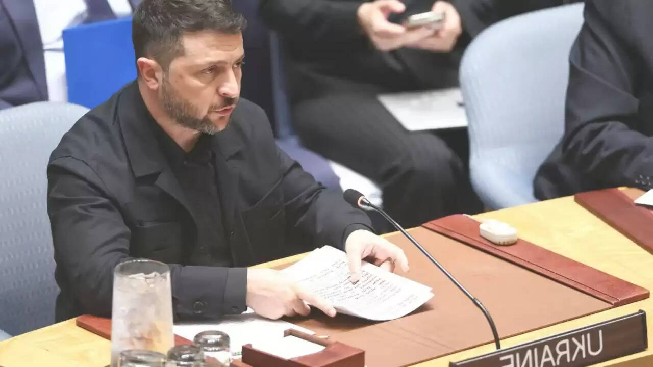 यूक्रेन के राष्ट्रपति Zelensky ने युद्ध समाप्ति के बाद पद छोड़ने की इच्छा जताई