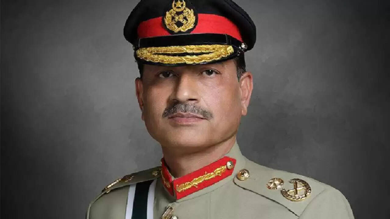 पाकिस्तान में नए संविधान संशोधन से सेना को मिले अधिक अधिकार