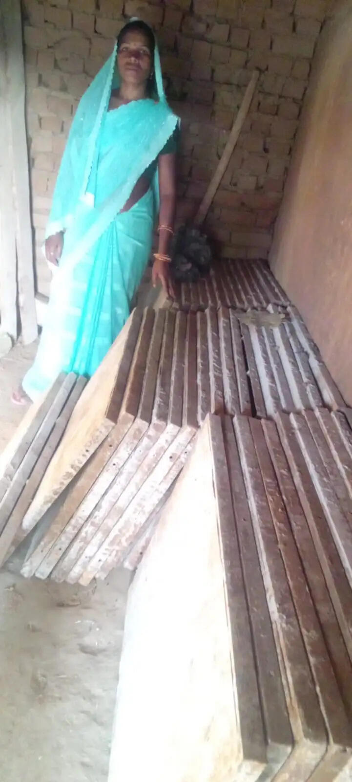 एमसीबी : सेटरिंग प्लेट व्यवसाय से आत्मनिर्भर बनकर धनमती हर महीने कमा रहीं 15 हजार रुपये