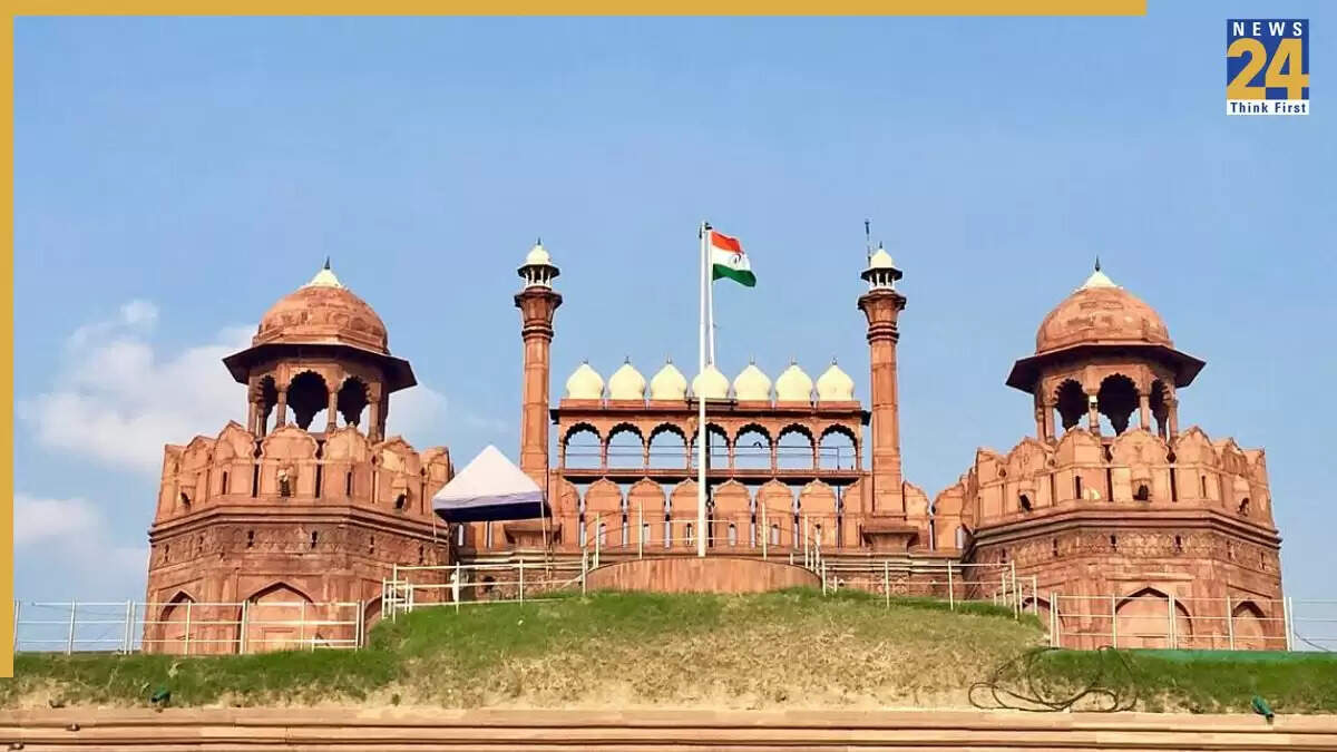 दिल्ली के लाल किले से चोरी हुआ करोड़ों का कलश