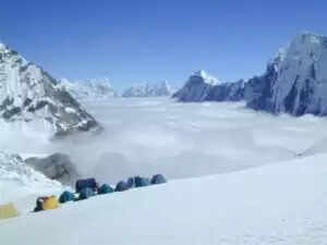 नेपाल में यालुंग री पर्वत पर हिमस्खलन से 7 पर्वतारोहियों की मौत