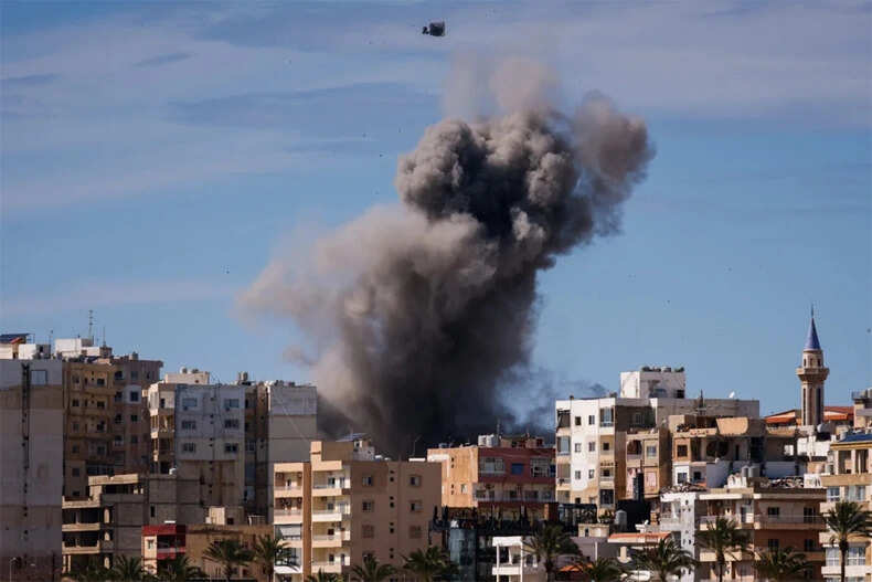 पश्चिम एशिया में तनाव: कुवैत, बहरीन और इजराइल में मिसाइल-ड्रोन हमलों का अलर्ट