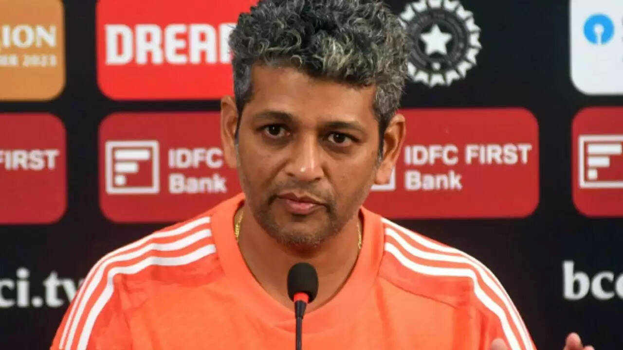 भारतीय महिला क्रिकेट टीम की ऐतिहासिक जीत: कोच अमोल मजूमदार का जादू