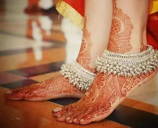 चांदी की घुंघरू वाली पायल: विवाहित महिलाओं के लिए सौंदर्य और स्वास्थ्य का प्रतीक