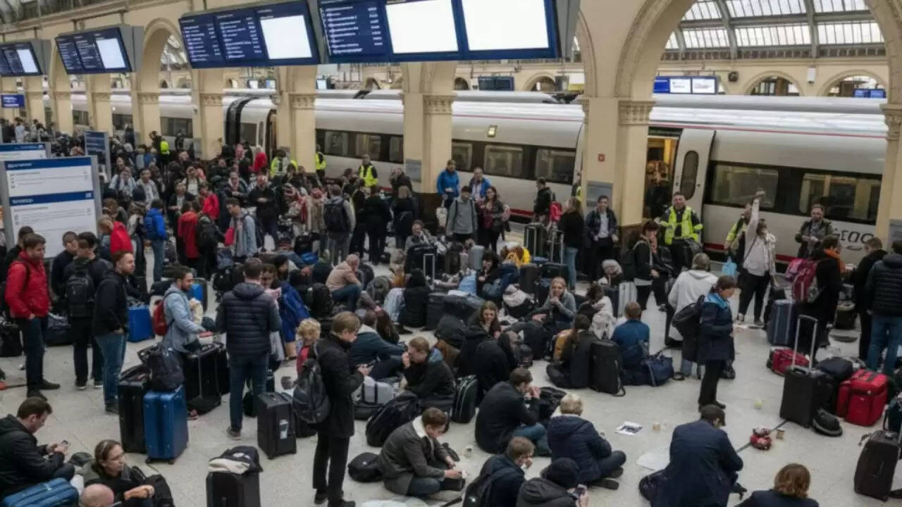 चैनल टनल में बिजली संकट से यूरोप की रेल सेवाएं प्रभावित