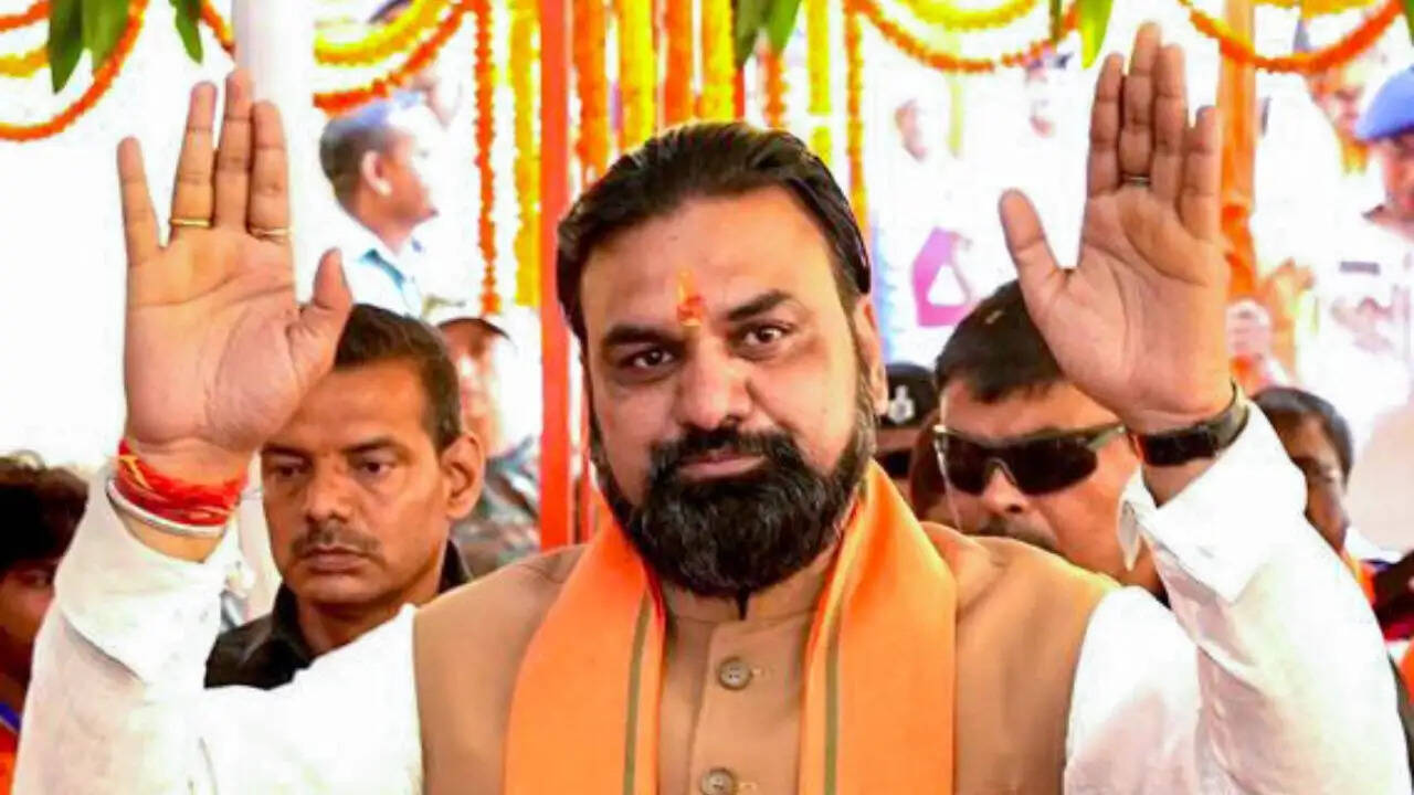 बिहार में गमछे पर सीएम सम्राट चौधरी का विवादास्पद बयान