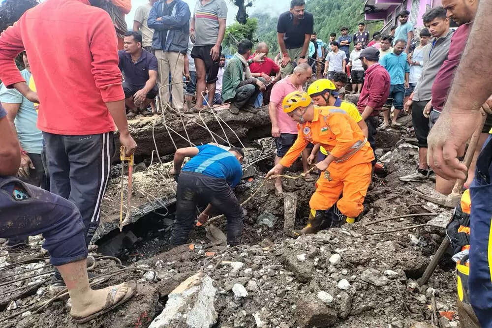 उत्तराखंड में भूस्खलन से प्रभावित क्षेत्रों में राहत कार्य जारी