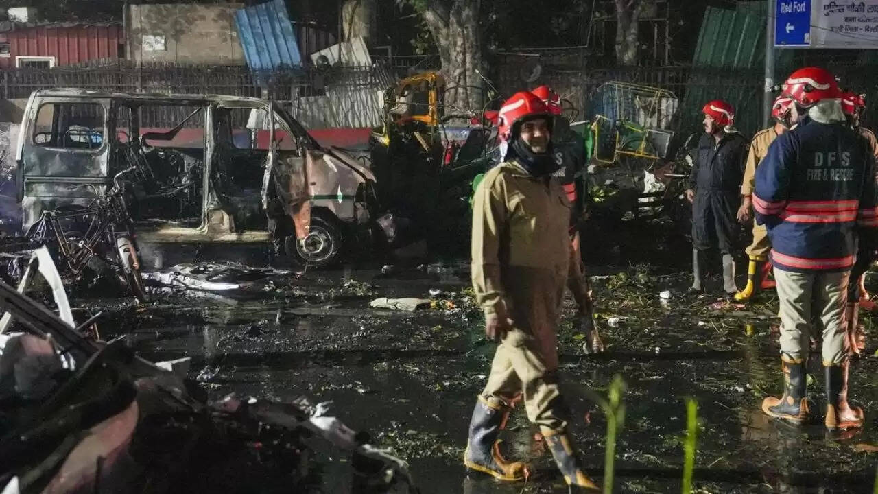 दिल्ली के लाल किले के पास ब्लास्ट की जांच में नए तथ्य सामने आए