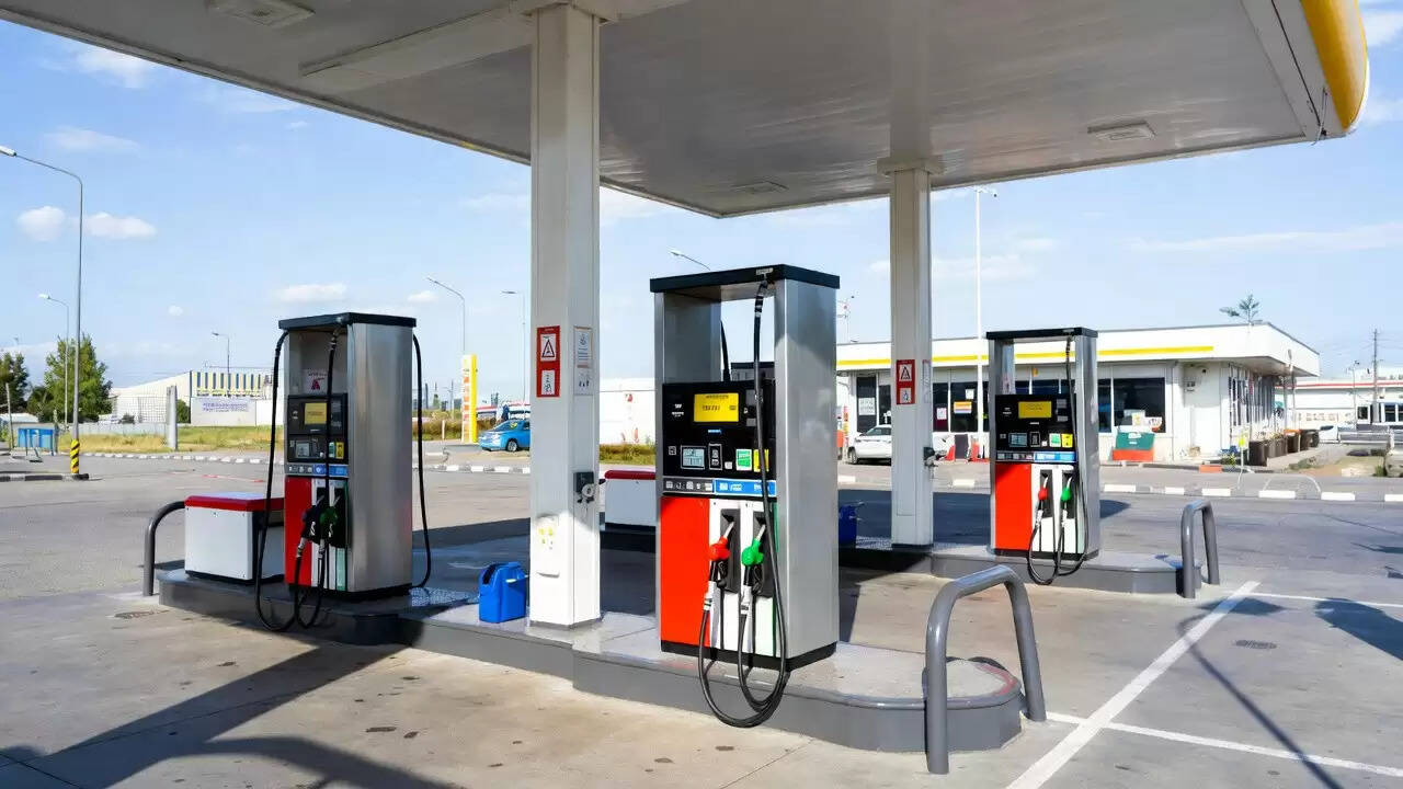 आज के पेट्रोल और डीजल के रेट: जानें अपने शहर में कीमतें