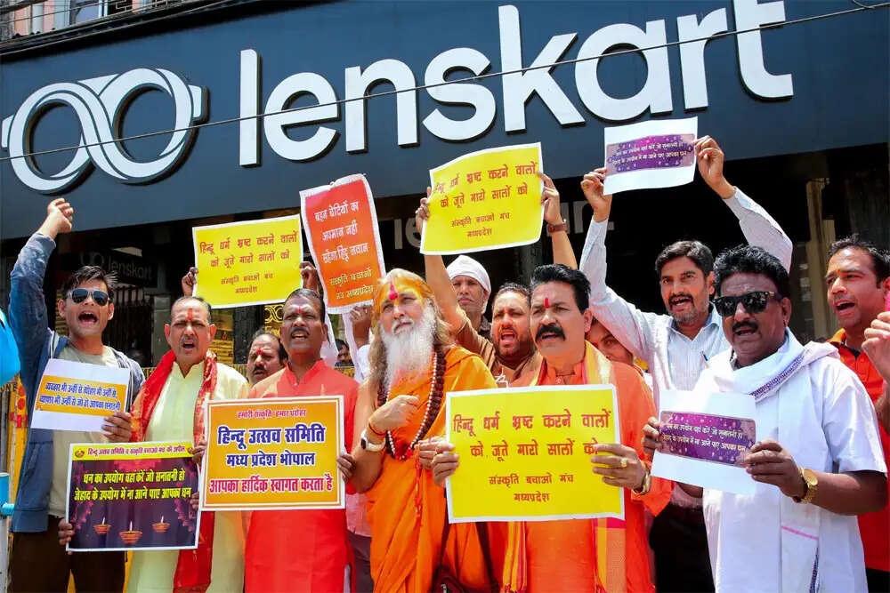 भारत में कॉरपोरेट संघर्ष: राजनीतिक लड़ाइयों से परे