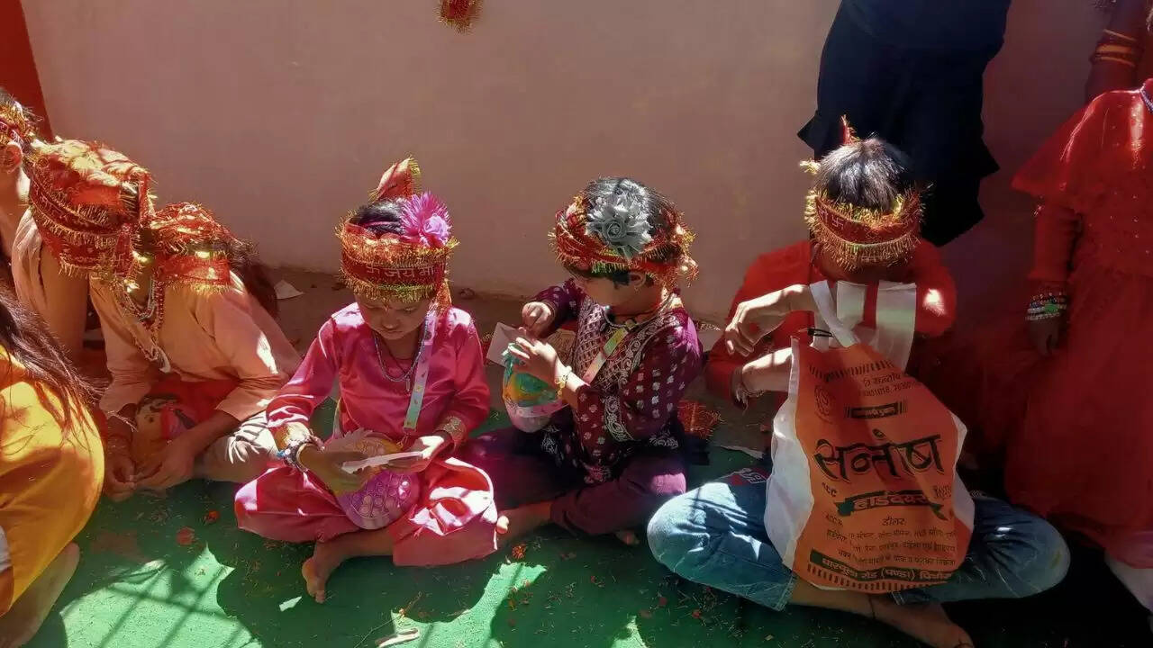 कन्या पूजन का महत्व: नवरात्रि में मां दुर्गा की कृपा पाने का सही तरीका