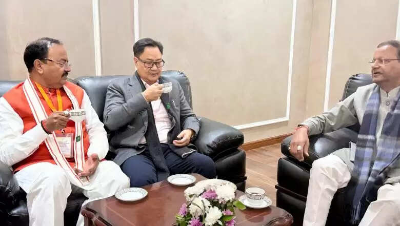 उत्तर प्रदेश में 2027 चुनाव की तैयारी, डिप्टी सीएम की केंद्रीय मंत्री से मुलाकात