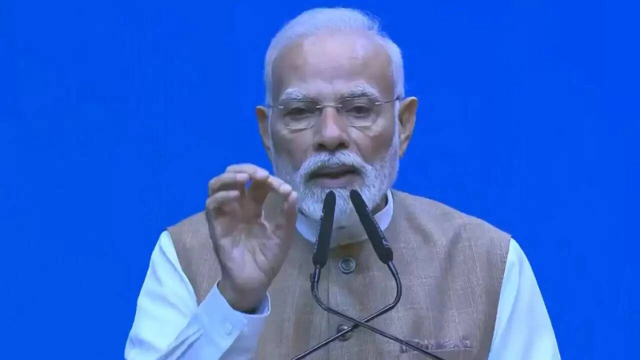 प्रधानमंत्री मोदी ने इंडिया मोबाइल कांग्रेस 2025 का उद्घाटन किया