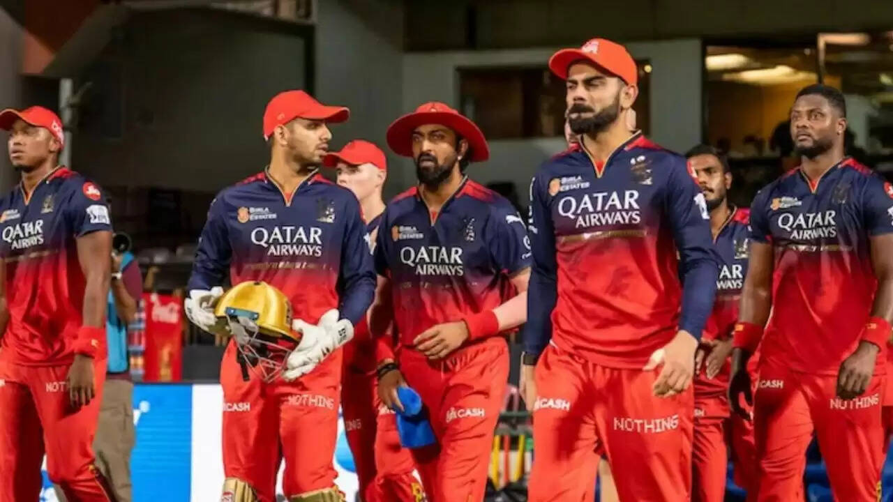 RCB फैंस की अनोखी मांग: IPL 2025 में जीत पर सार्वजनिक अवकाश की अपील