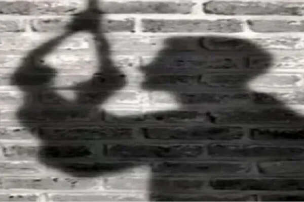 सूरत में जन्मदिन पर 16 वर्षीय लड़के ने आत्महत्या की