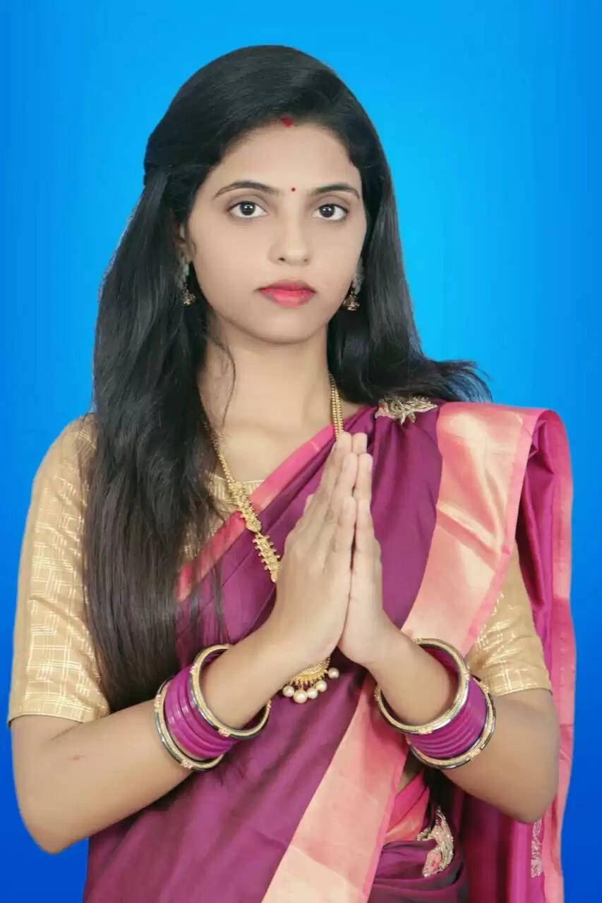 मुखिया नहीं मिसाल हैं पूजा, गरारी पंचायत की चमक लाल किले तक पहुंची