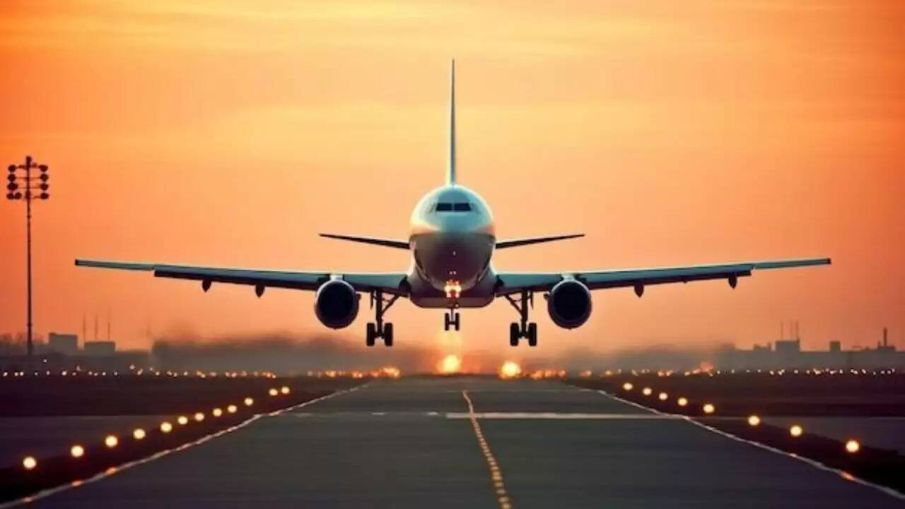 उत्तरी भारत में खराब मौसम से प्रभावित फ्लाइट ऑपरेशन: यात्रियों के लिए जरूरी जानकारी