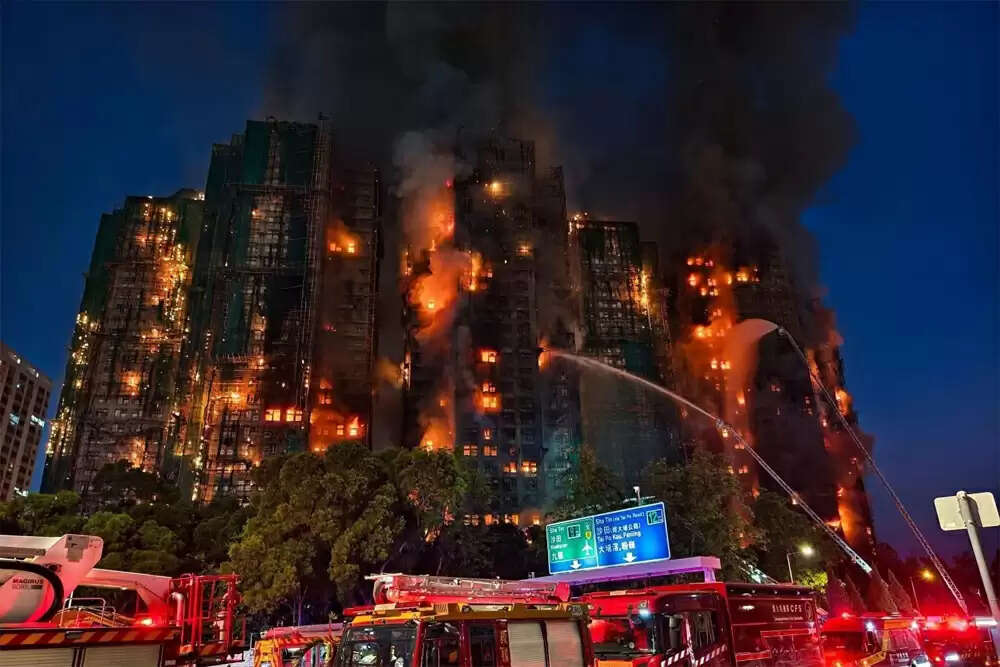 हांगकांग में भीषण आग से मरने वालों की संख्या 128 तक पहुंची