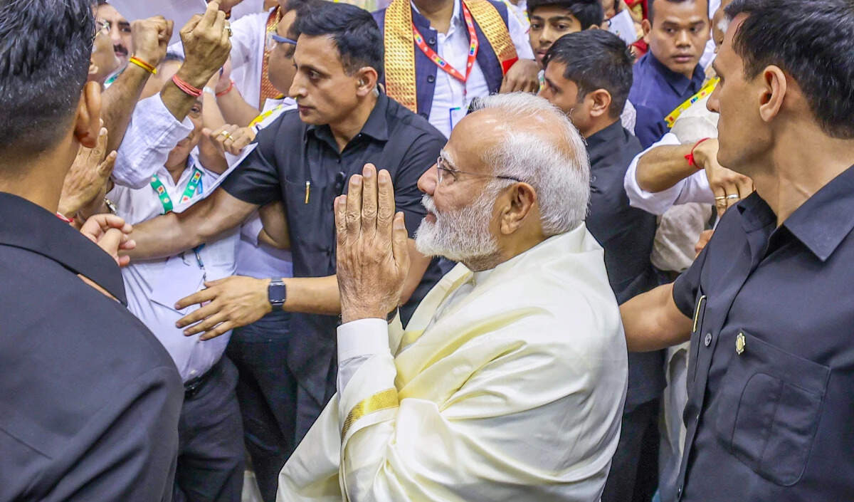 प्रधानमंत्री मोदी ने दक्षिण अफ्रीका में भारतीय समुदाय से की बातचीत