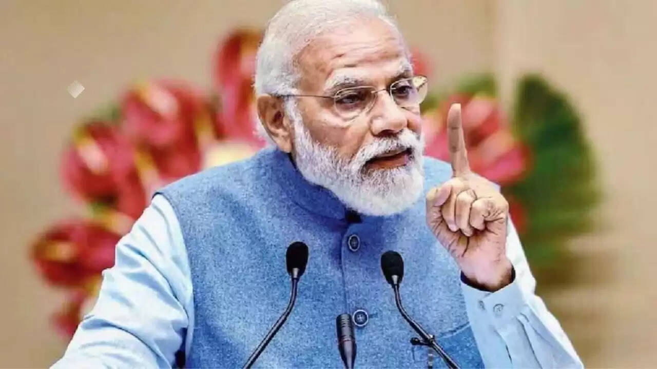 प्रधानमंत्री मोदी का आर्थिक दृष्टिकोण: भारत की मजबूती और स्वदेशी उत्पादों का महत्व