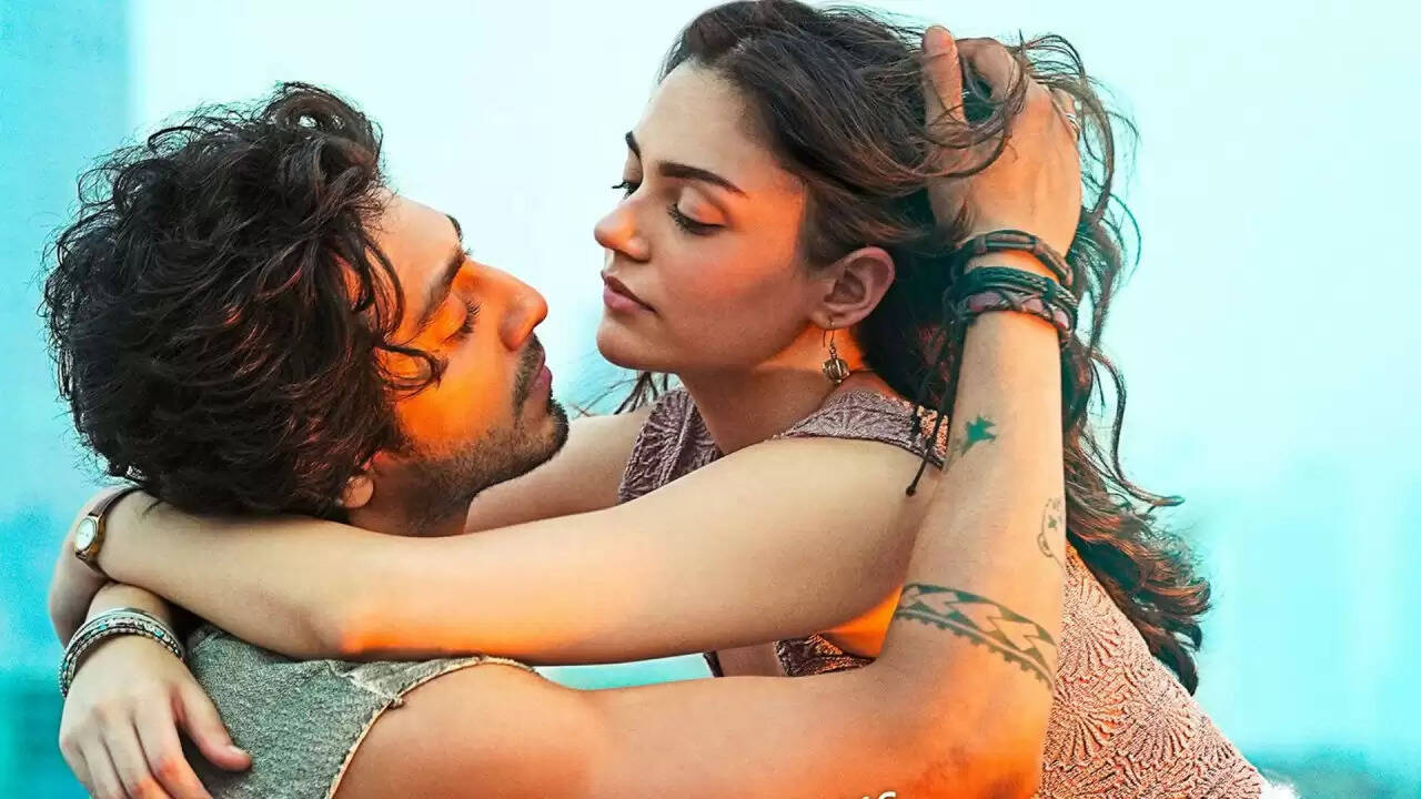 Saiyaara Teaser: अनन्या पांडे के कजिन आहान पांडे का धमाकेदार डेब्यू!