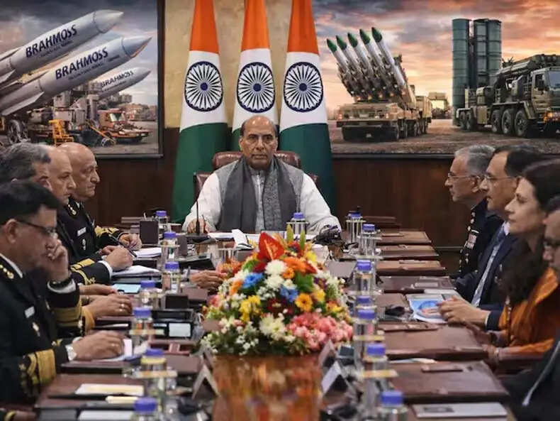 भारत सरकार ने 2.38 लाख करोड़ रुपये के रक्षा खरीद प्रस्तावों को दी मंजूरी