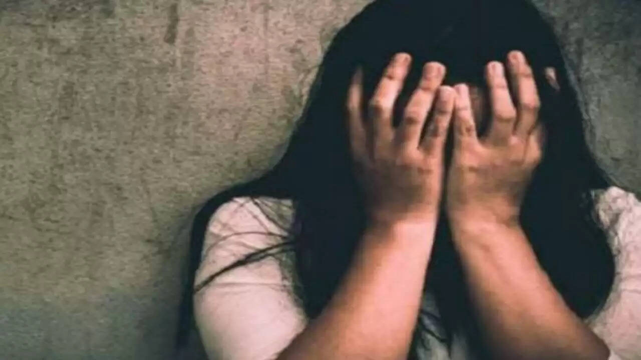 मेरठ मेडिकल कॉलेज में सुरक्षा पर सवाल: नाबालिग के साथ बलात्कार और ब्लैकमेलिंग की घटनाएं