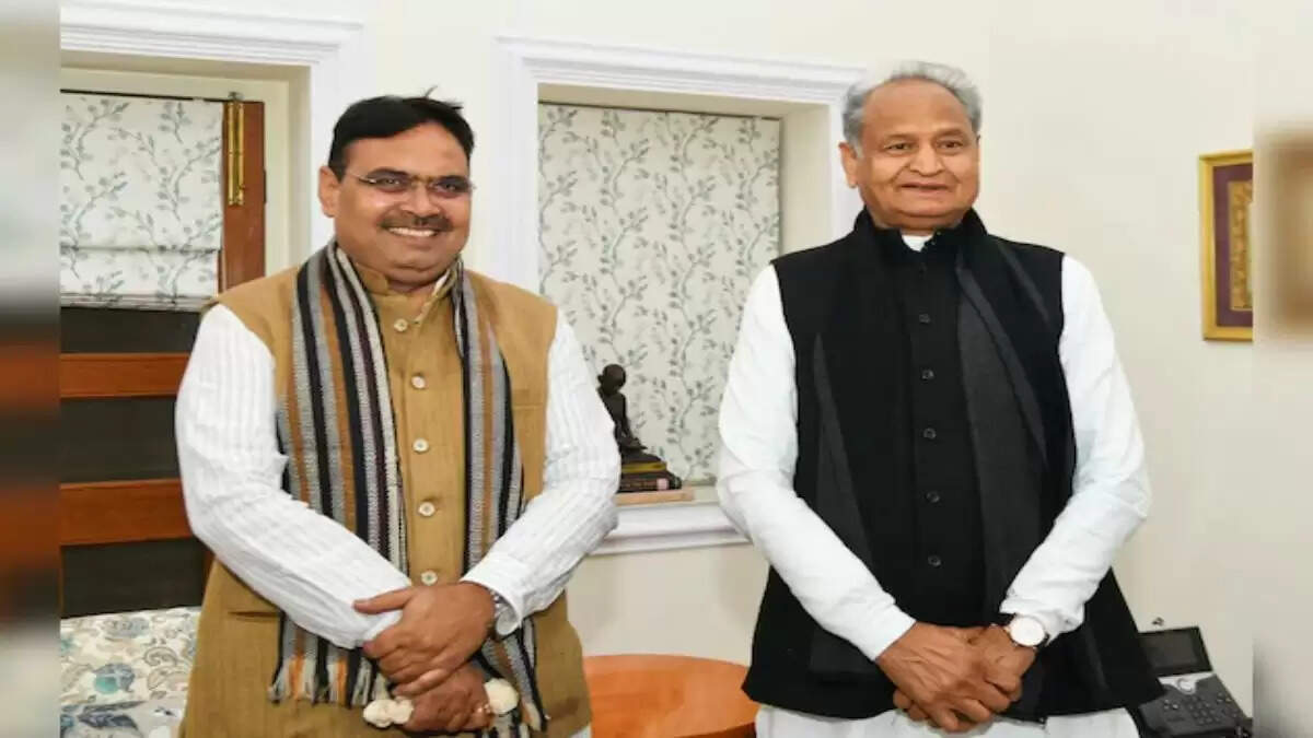 अशोक गहलोत ने भजनलाल शर्मा को दी प्रशासन में पारदर्शिता की सलाह
