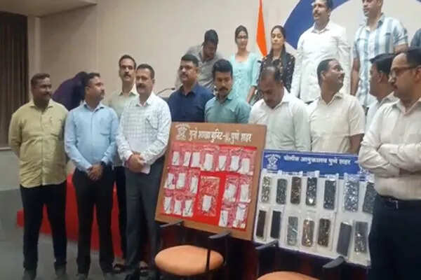 पुणे में पालखी समारोह के दौरान चोरी करने वाले गिरोह का पर्दाफाश, 24 लाख का सामान बरामद