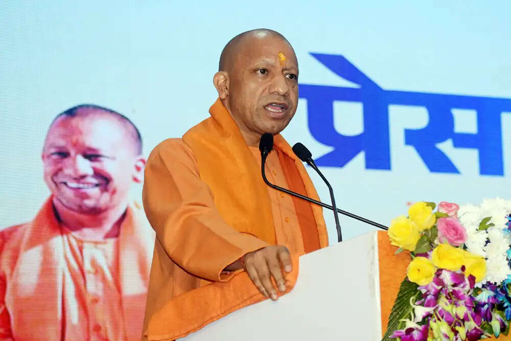 योगी आदित्यनाथ ने स्वास्थ्य सेवाओं में सुधार के लिए दिए निर्देश