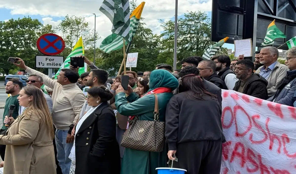 पाकिस्तान के कब्जे वाले कश्मीर में प्रदर्शनकारियों पर दमन की बढ़ती घटनाएं