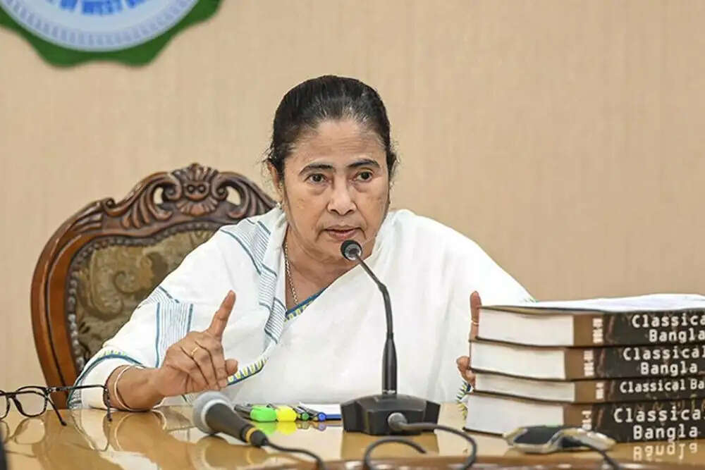 पश्चिम बंगाल में ममता बनर्जी की चुनौती: भाजपा से कड़ी टक्कर