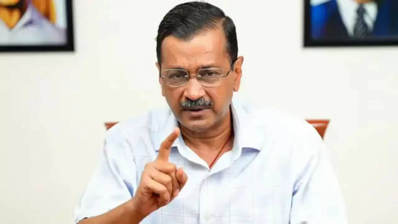 दिल्ली में छात्रों पर लाठीचार्ज: AAP ने मोदी सरकार की तानाशाही की निंदा की