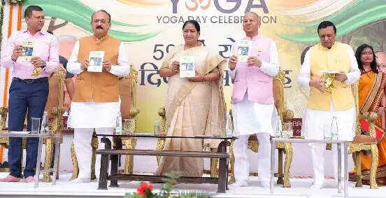 योग: जीवन जीने की कला, सकारात्मक ऊर्जा का स्रोत - रेखा गुप्ता