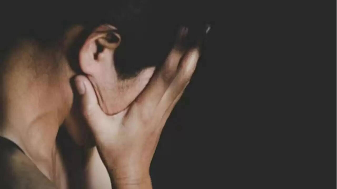 कोरियाई मनोरंजन एजेंसी के अधिकारी पर यौन उत्पीड़न का गंभीर आरोप