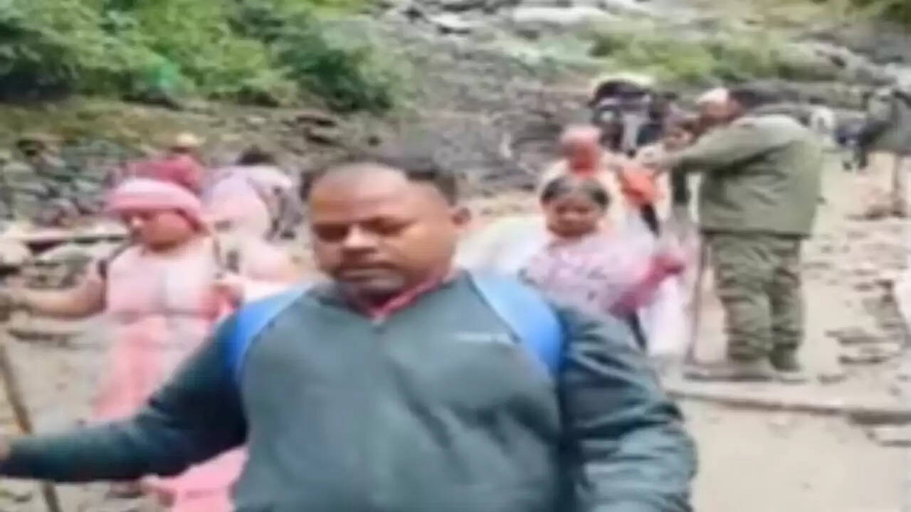 केदारनाथ यात्रा के दौरान भूस्खलन से दो की मौत, रेस्क्यू ऑपरेशन जारी