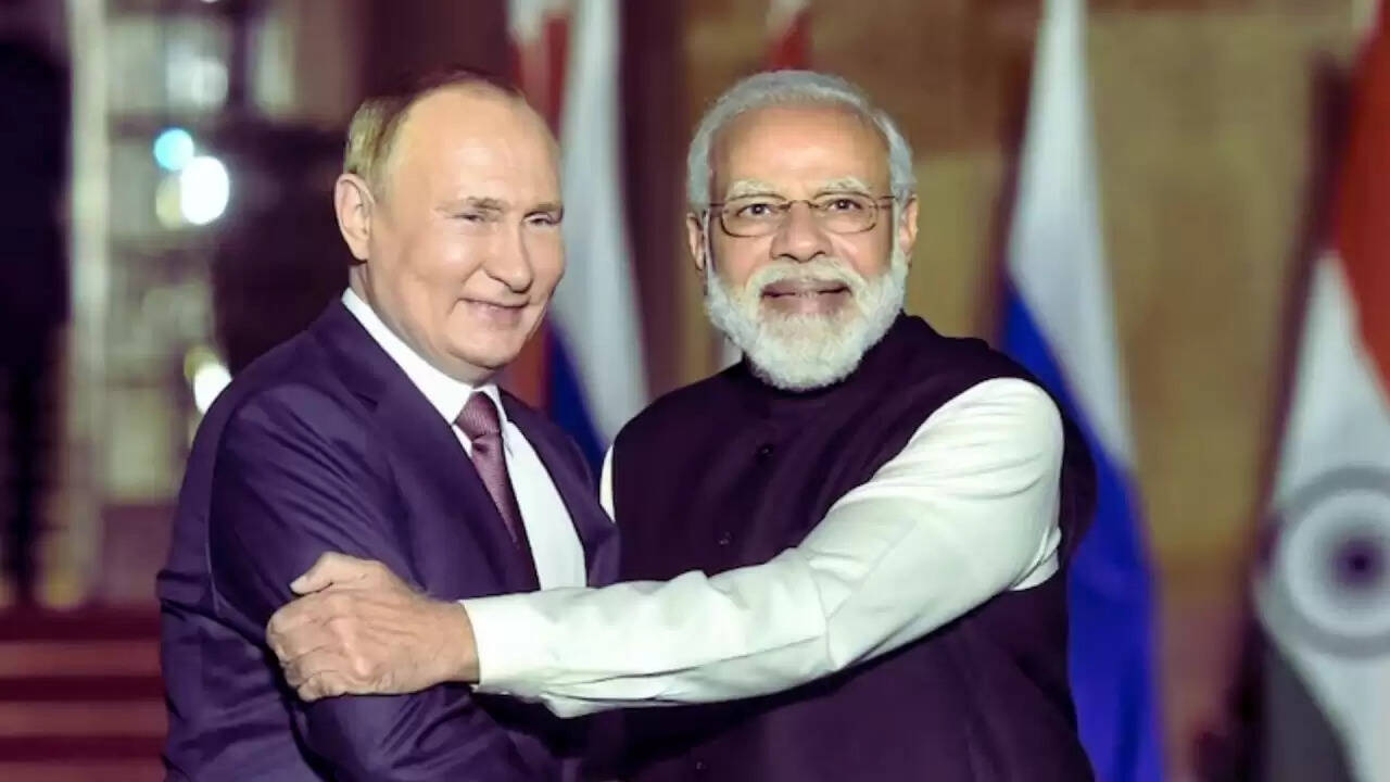 रूस के राष्ट्रपति पुतिन की भारत यात्रा: रक्षा और व्यापार पर महत्वपूर्ण चर्चा
