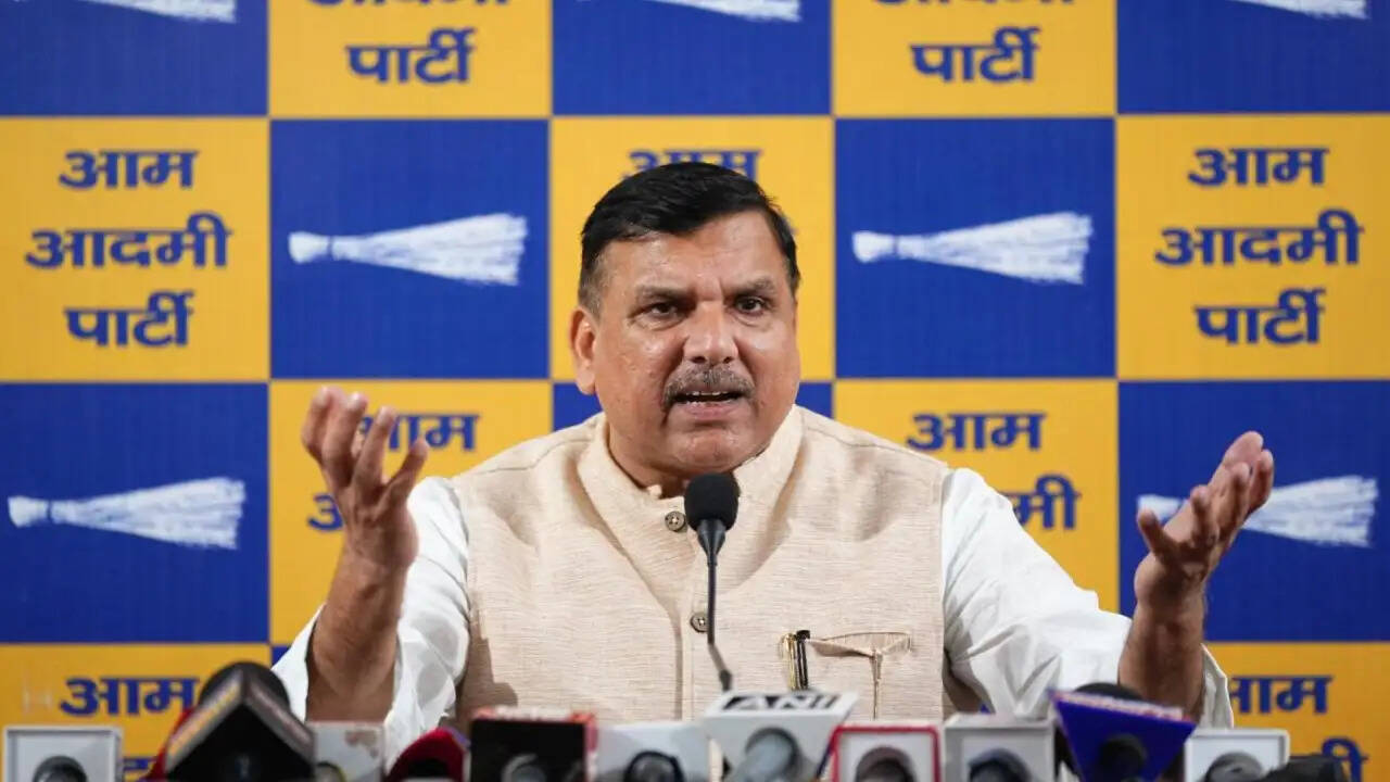 गुजरात में आम आदमी पार्टी के नेताओं की गिरफ्तारी पर केजरीवाल का तीखा हमला