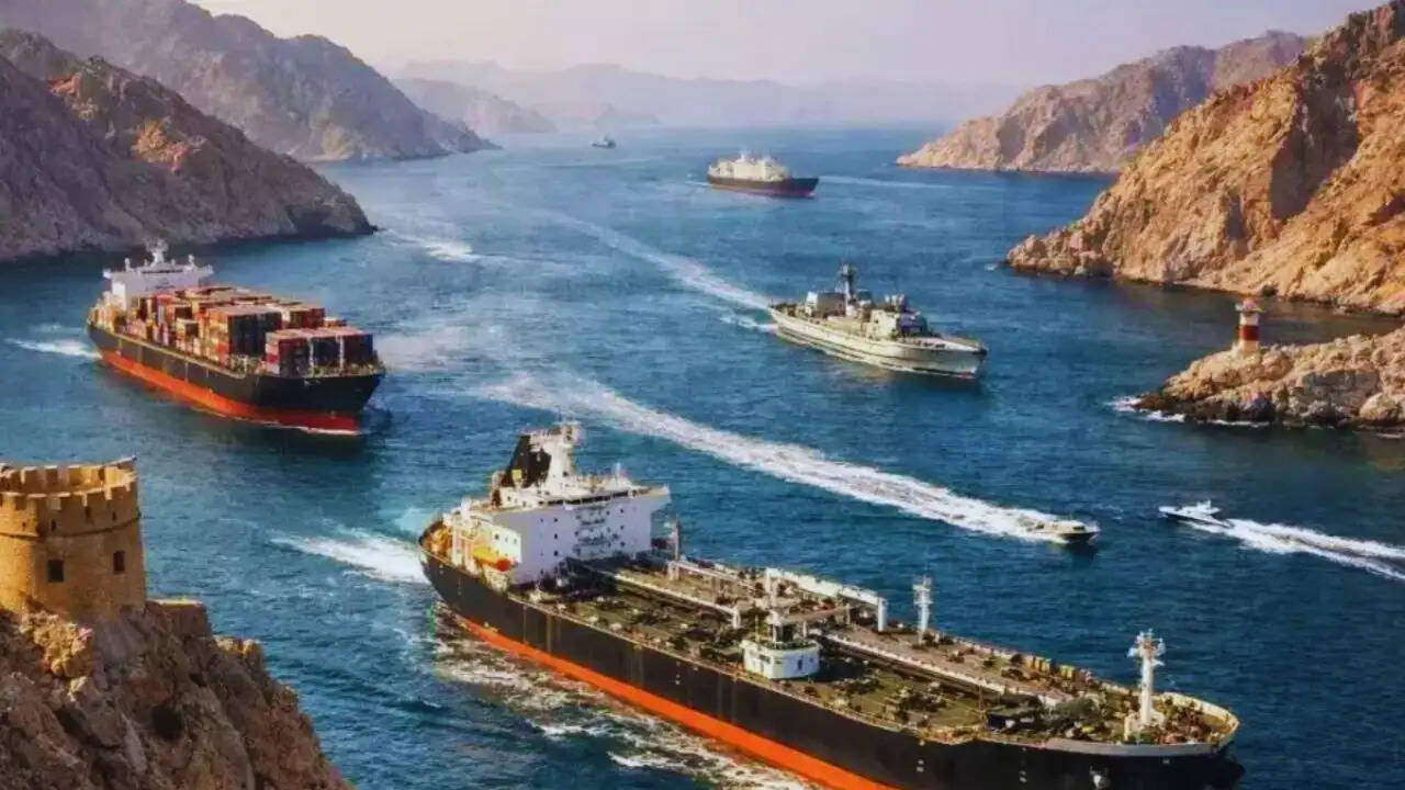 भारत सरकार का स्पष्ट बयान: होर्मुज जलडमरूमध्य में अनुमति की आवश्यकता नहीं