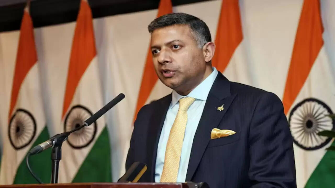 भारत के तेल आयात पर पश्चिमी देशों की आलोचना का जवाब: विक्रम दोरईस्वामी
