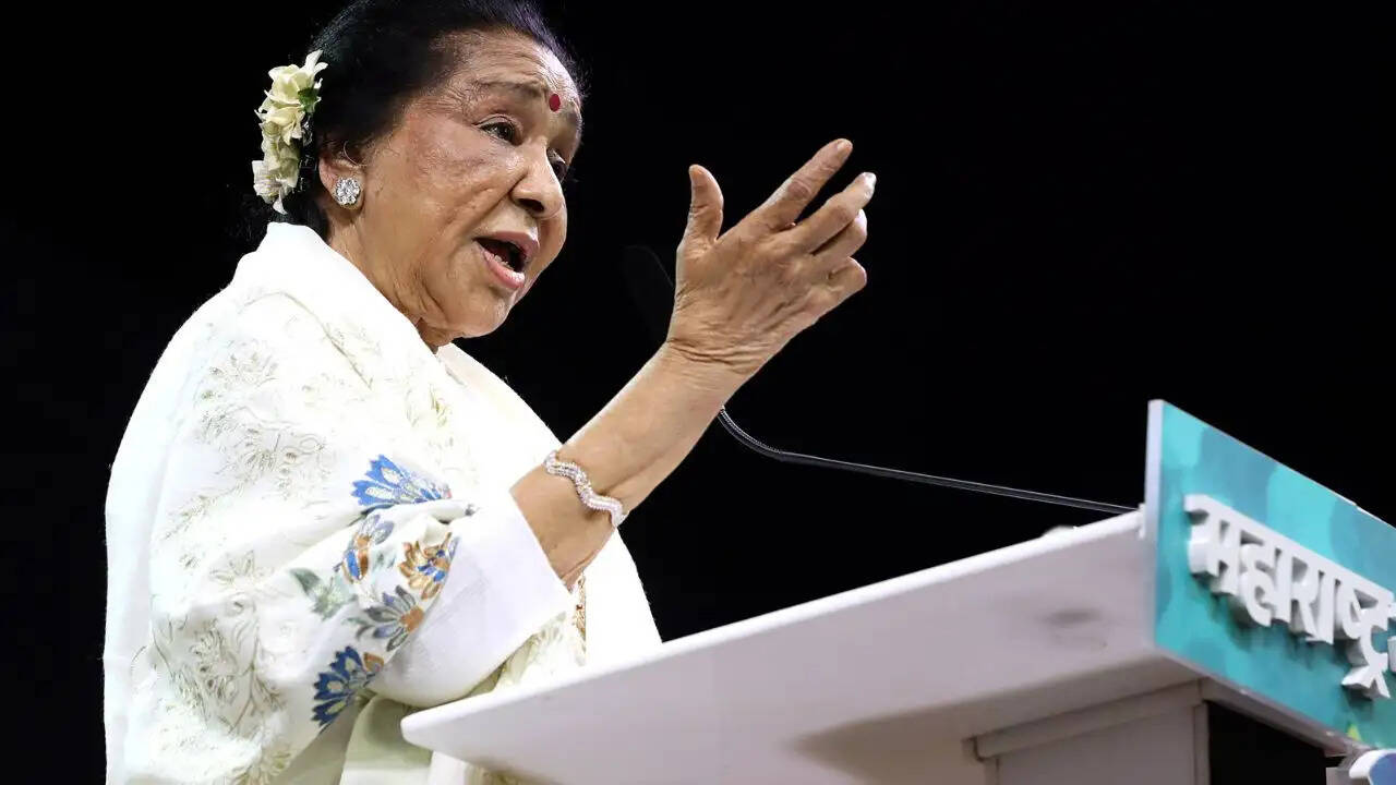 आशा भोसले: संघर्ष और संगीत की अद्भुत कहानी