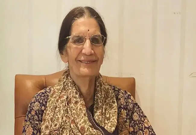 मनीष मल्होत्रा की मां के निधन पर प्रार्थना सभा का आयोजन