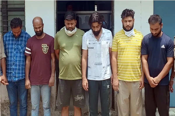 बिजनौर में रिटायर्ड नौसेना अधिकारी से 2 करोड़ की ऑनलाइन ठगी का खुलासा