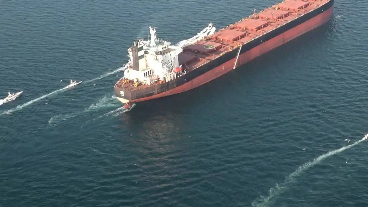 ईरान और अमेरिका के बीच युद्धविराम: होर्मुज जलडमरूमध्य पर टोल वसूली की नई योजना