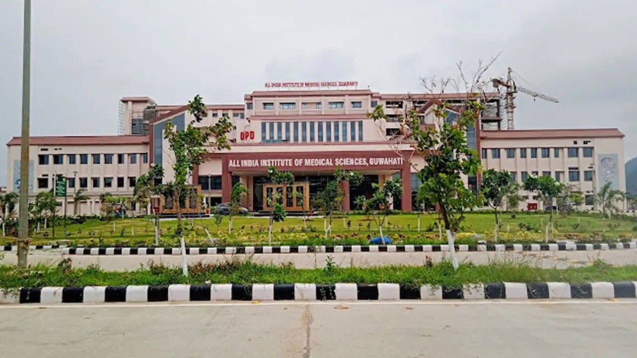 आंध्र प्रदेश के एम्स मंगलागिरी में पेट की बीमारी का प्रकोप: 25 छात्र और कर्मचारी प्रभावित