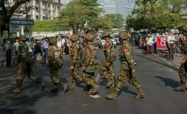 म्यांमार में सेना ने विद्रोही लड़ाकों को हटाकर कस्बे पर किया कब्जा
