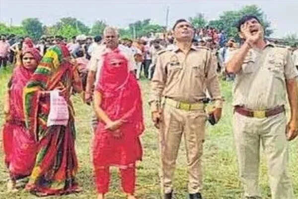 कन्नौज में साली से शादी की जिद पर युवक ने चढ़ा टॉवर, 5 घंटे चला हंगामा