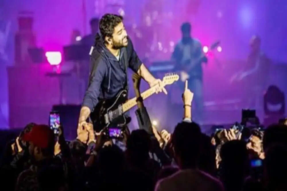 अरिजीत सिंह का जन्मदिन: बॉलीवुड से मिली बधाइयों की बौछार