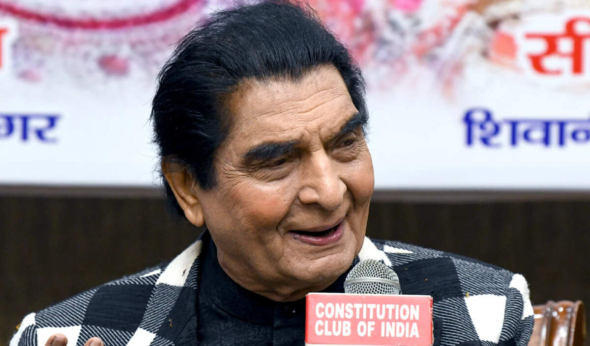 प्रसिद्ध हास्य अभिनेता गोवर्धन असरानी का निधन, सिनेमा जगत में शोक की लहर
